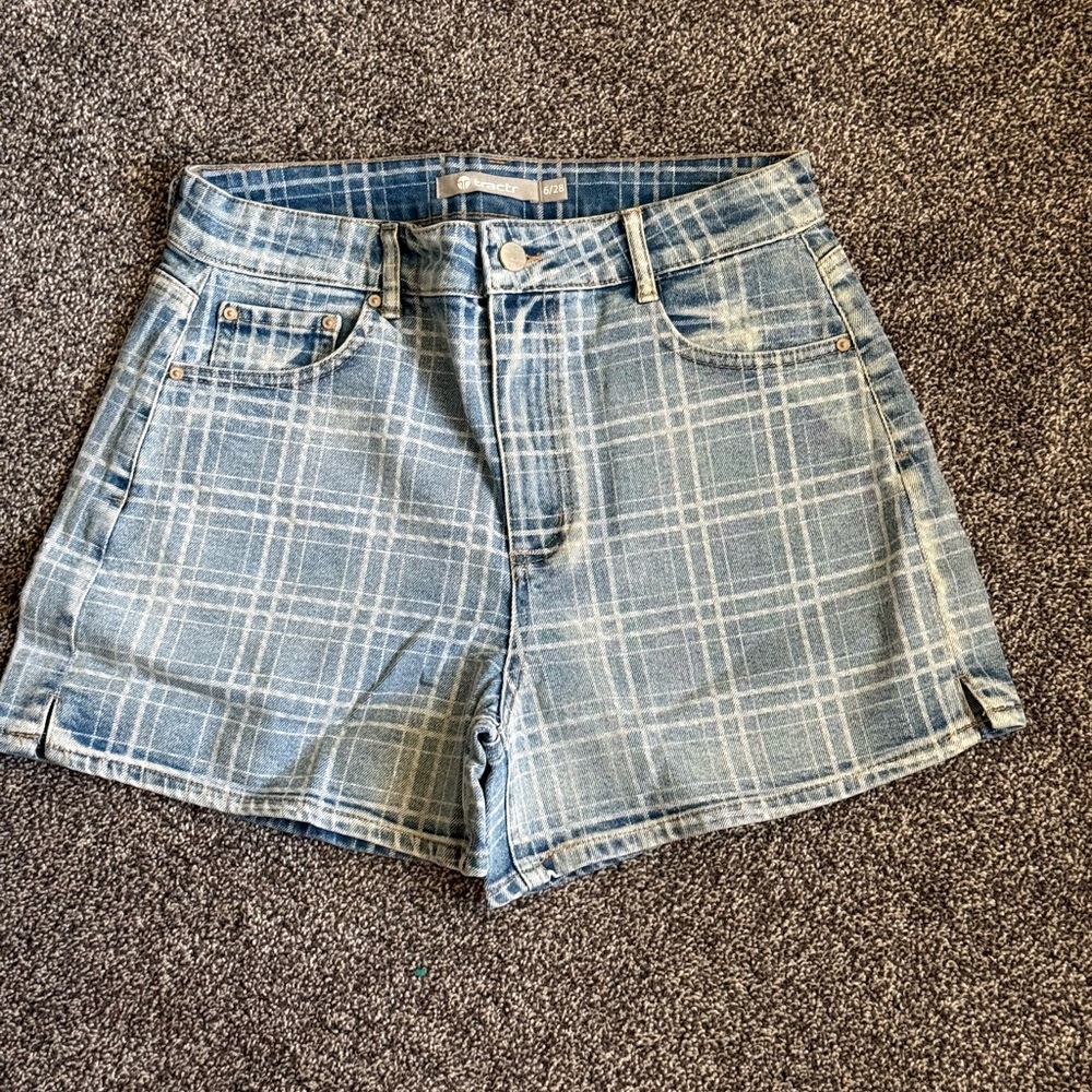 Tractr Plaid Denim Shorts Women’s Size 6 / 28 High Rise Blue Pattern Jean Shorts